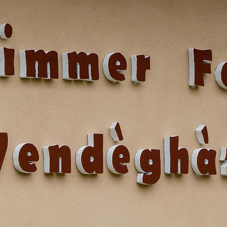 Zimmer Feri Vendeghaz Hotel Abaújszántó Exterior foto